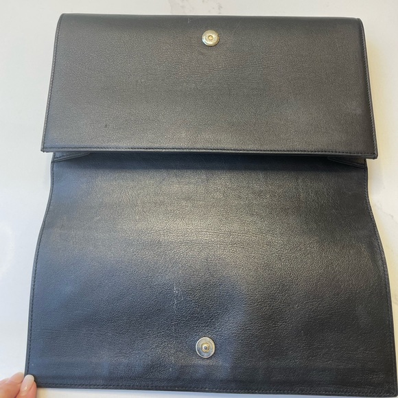 Saint Laurent Belle de Jour Black Leather Clutch - Picture 4 of 7